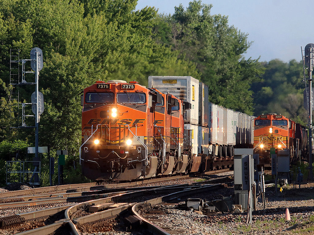 BNSF 7375